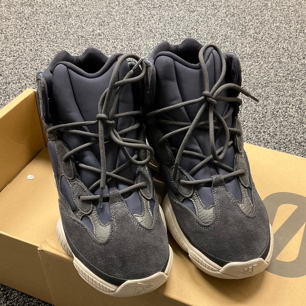 Yeezy 500 High Slate Blue size 12 fits like a 11-11.5 great condition.